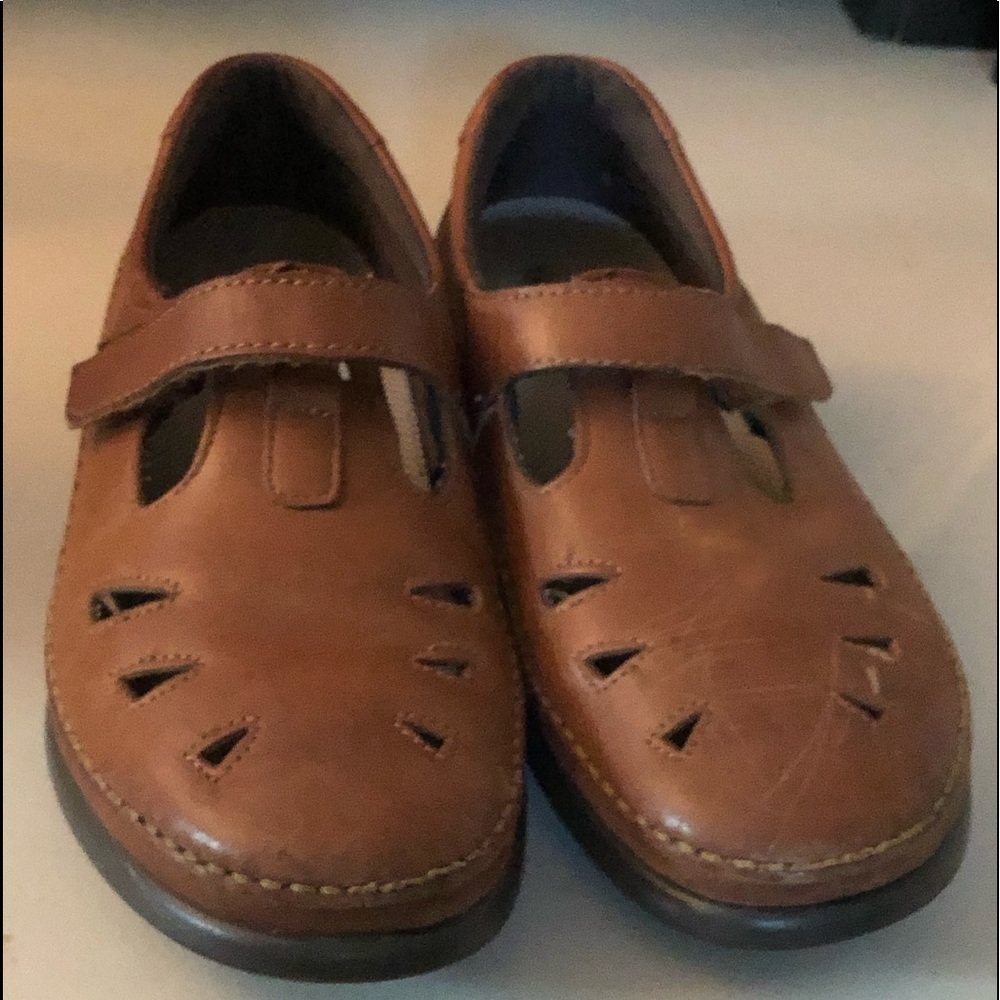 SAS TRIPAD MARY JANES Sz 8